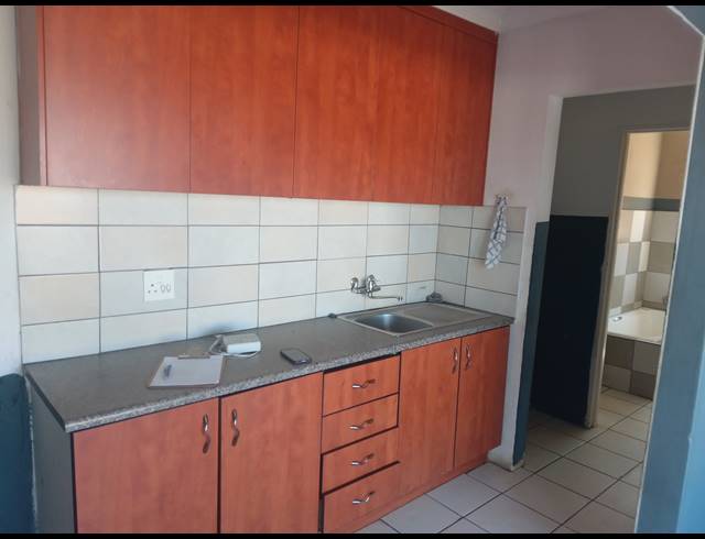 1 BEDROOM TOWNHOUSE FOR SALE IN VOSLOORUS